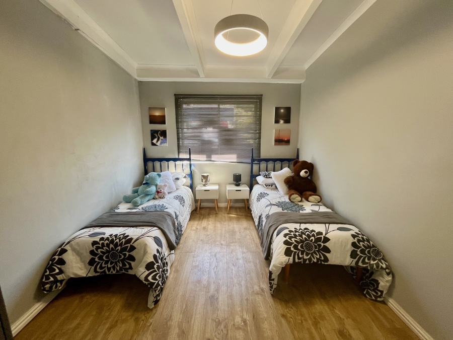 5 Bedroom Property for Sale in Onrus Western Cape